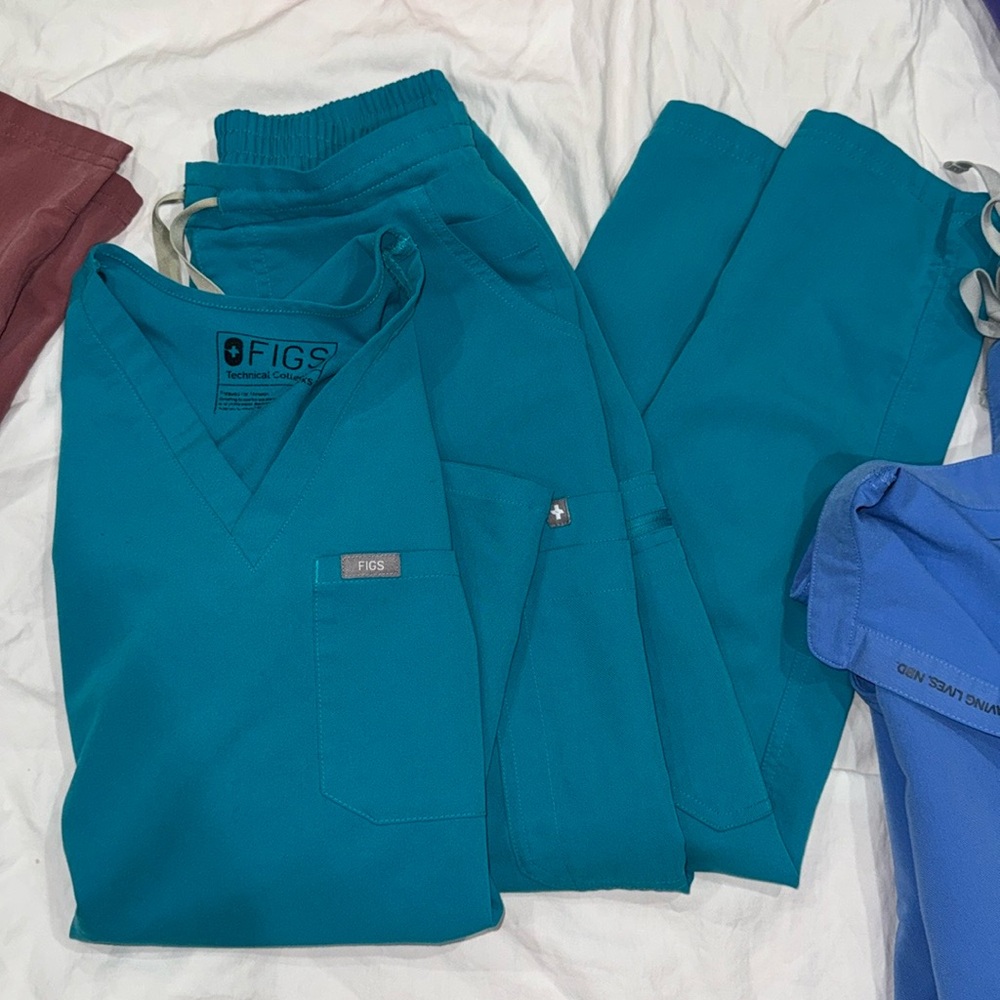 FIGs scrubs set in teal